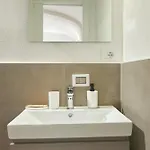 Am 8 - Bright & Large Flat With Ac